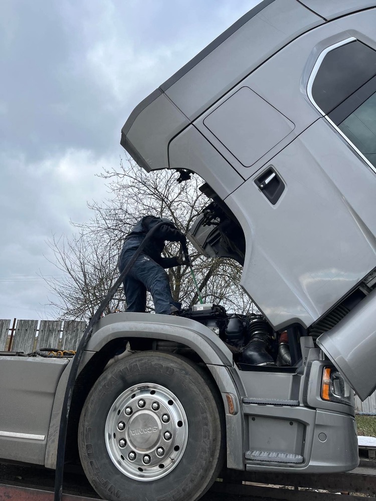 Mobilní čištění motorky suchým ledem